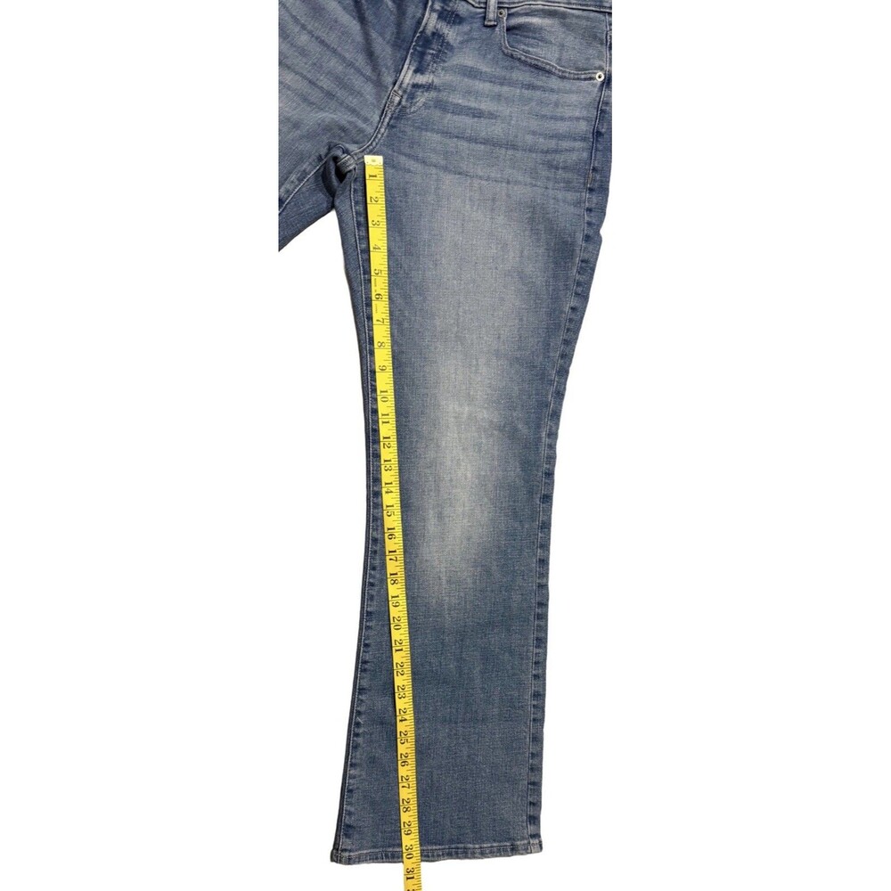 Lucky Brand Women’s Bootcut Jeans Mid Rise 14 / 32A Medium Wash Stretch 5 Pocket - Picture 8 of 9